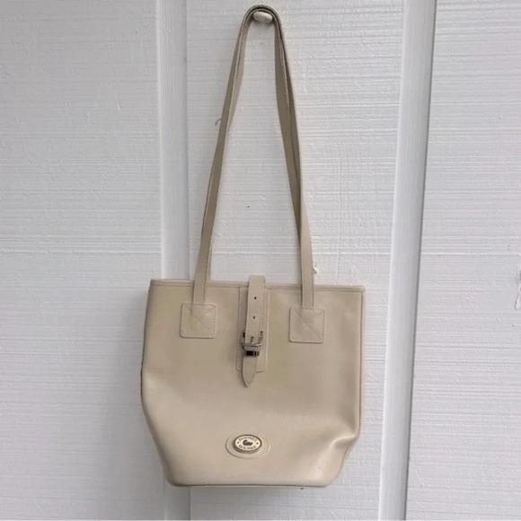 Vintage Dooney & Bourke Cream Leather Buckle Front Detail Bucket Shoulder Bag - Picture 1 of 13